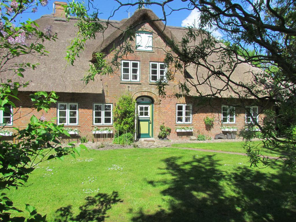 Historischer Davidshof - reetgedecktes Friesenhaus von 1824 Oldenswort Zimmer foto